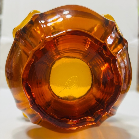 Fenton Colonial Amber Aurora rose bowl, 1970’s, ruffled rim, mint condition. - Picture 4 of 4